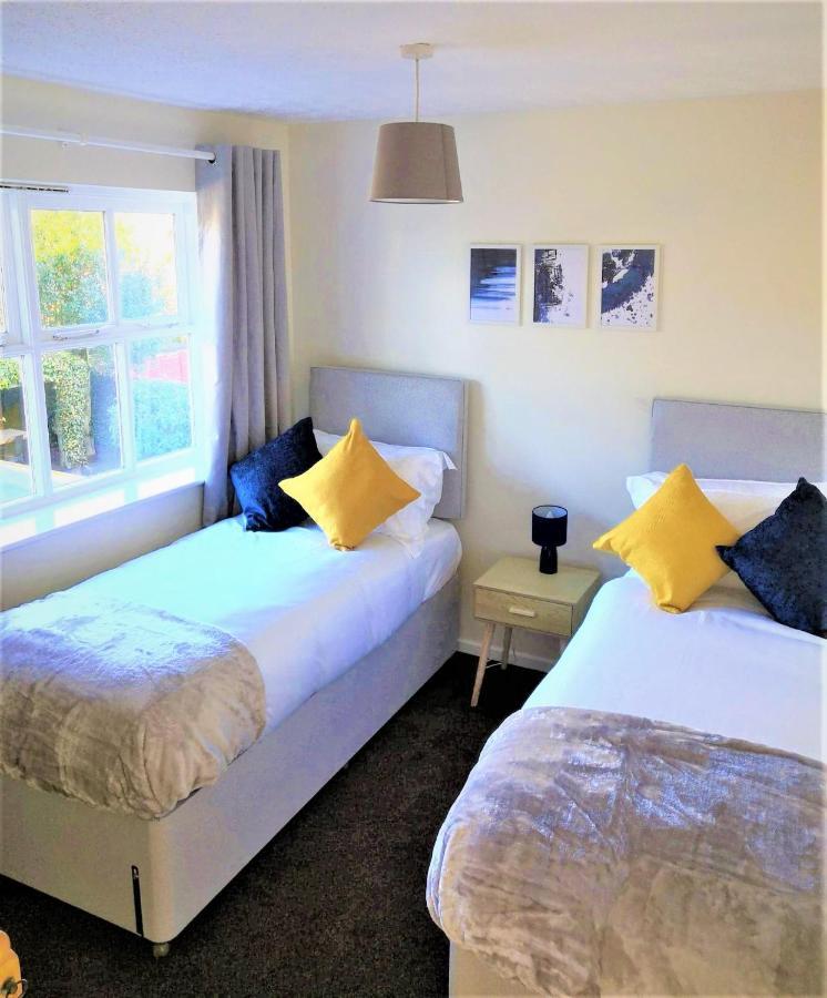 Emerald House - Spacious 3 Bed House With Ensuite Parking Gardens And Netflix 利明顿 外观 照片